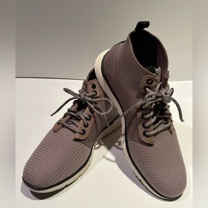 Timberland with Sensorflex Comfort System, beige, size 8.5, excellent condition.